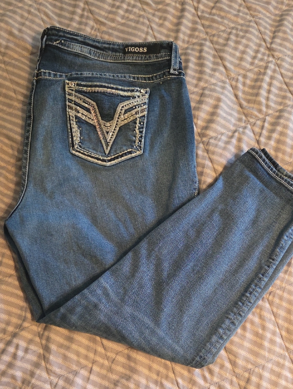 Vigoss Blue Denim Jeans with Embellished Back Pockets Skinny Sz 22